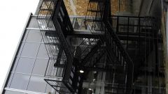 Escaliers / Plateforme métallique / Trappes - Image 1